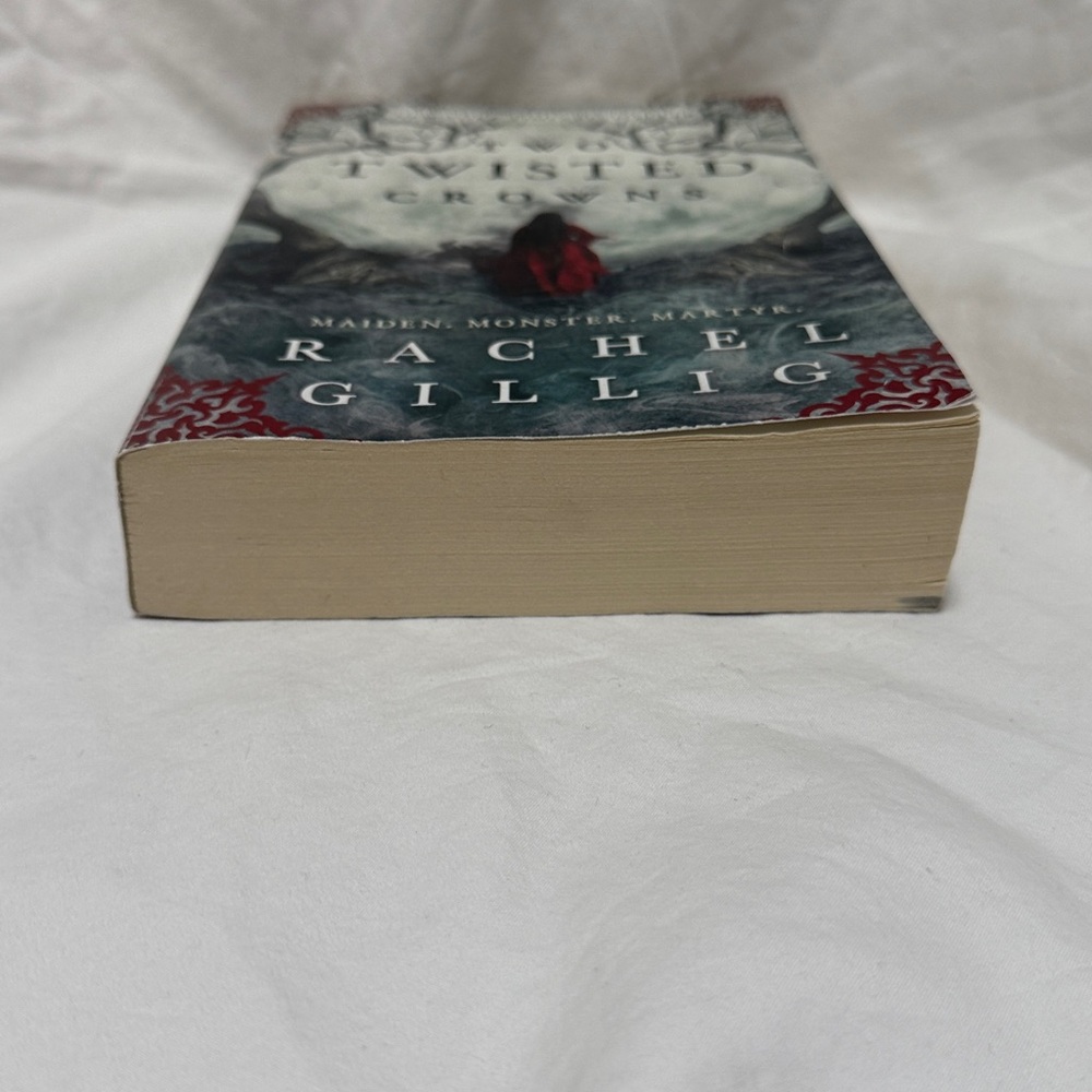 SOLD “Two Twisted Crowns” The Shepherd King Book #2 by Rachel Gillig - Picture 4 of 11